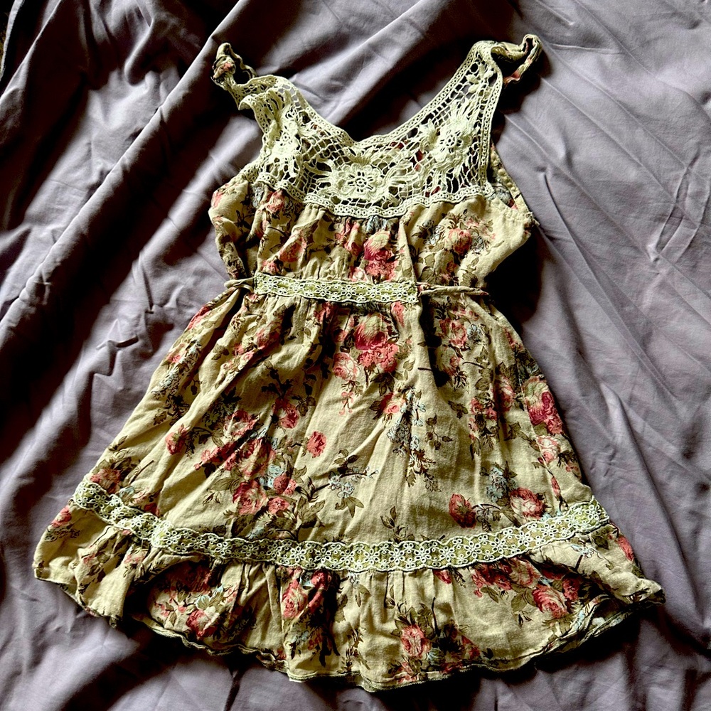 Cute top with lace